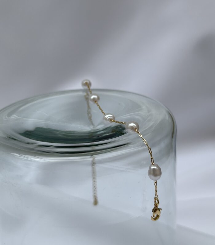 Pearl bracelet